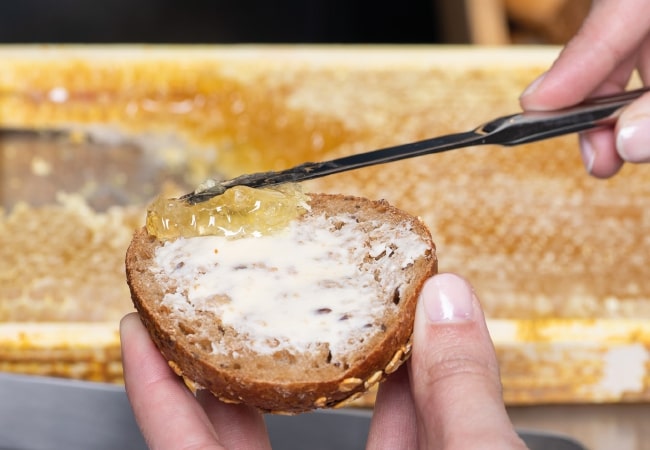 Miele da spalmare per la prima colazione del tuo hotel